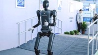 日本企业与早稻田大学合作 开发纯本土人形机器人