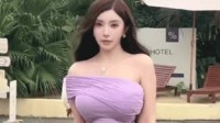 与女友同居太兴奋后空翻摔死 到底哪里大的动态图