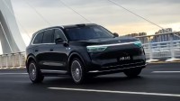 蝉联40万级销冠：鸿蒙智行问界M8累计交付破4万台