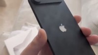 苹果iPhone 17 Air机模上手：引领轻薄手机新趋势