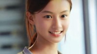 15岁素人女孩全网走红：撞脸张柏芝周迅、神似杨颖？