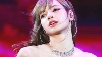 BLACKPINK演唱会发生意外 Lisa所站舞台突然下降 
