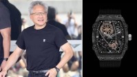 黄仁勋穿巴宝莉黑T恤亮相 戴的手表价格超800万