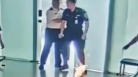 男子过安检被拦怒砸充电宝 充电宝瞬间起火 男子被拘