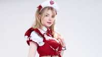 碍事梨体模最新COS美图：大雷白丝美女为你打气！