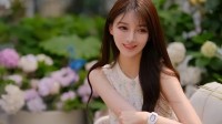 黄晓明前女友退网8个月后再开播 在线人数瞬间10万＋