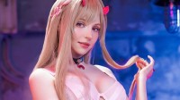 碍事梨体模COS《妮姬》毒蛇：身材火辣眼神勾人!