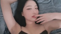 女主播卖男装的效果 带球撞人不讲武德的动态图