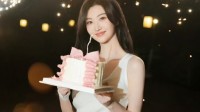 景甜晒37岁庆生照：感恩粉丝祝福 状态超好