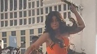 Cardi B因殴打他人被起诉 涉嫌用麦克风袭击一名女子