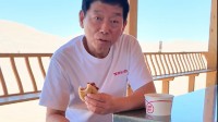 驴肉火烧不愧保定顶流!长城魏建军沙漠越野不忘代言
