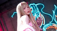 碍事梨体模COS《妮姬》毒蛇：渔网袜包裹白嫩肉腿!