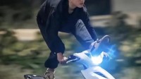 鬼火少年花式骑车拍视频声称挑战交警：结局舒适