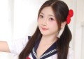 E杯有多难穿衣服 女大十八变的囧图