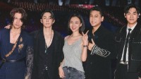 朱孝天老婆和F4合照 称经过多年终于圆梦