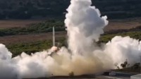 澳大利亚首枚火箭升空14秒坠地爆炸 仍宣布发射成功
