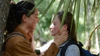 女同玩家COS《TLOU2》艾莉与蒂娜:这颜值你满意吗?
