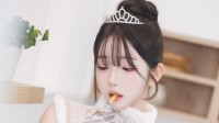 《剑星》体模尹雪花办见面会：新照片大雷竟然夹薯条!