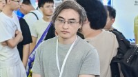《失落之魂》制作人头发灰白近照引担忧：真让人心疼!