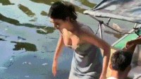 韩国女团歌曲里竟有不雅声音 低人一等座的动态图