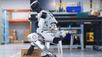 人形机器人LimX Oli开放预订 165cm高预售15.8万起