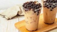秋天第一杯奶茶爆单：部分门店甚至需排队超2小时