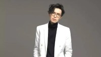方大同纪念长椅在伦敦落成 乐迷去长椅送花
