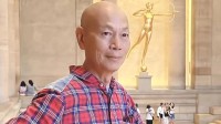 罗家英切除前列腺后近照曝光 与妻子合影状态不错