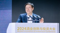 白酒大佬称酒是男人的Labubu 下场直播卖啤酒