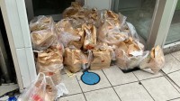 麦当劳联动宝可梦超火爆 但大量食物却被当垃圾丢掉