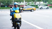 外卖大战裹挟商家：有人月亏超万元！不做外卖又不行