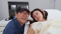 福建男篮球员邹阳官宣当爸 水均益升级当姥爷