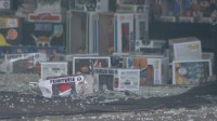 海外游戏实体店被抢劫：警匪追逐引发枪战