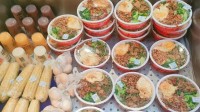 湖南多个火车站15元盒饭成爆款：好吃到当特产的程度