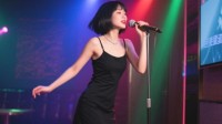 唱歌也能减肥？女子KTV独唱2小时掉3.6斤