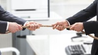 一公司被曝悬赏万元挖竞争对手员工 负责人回应