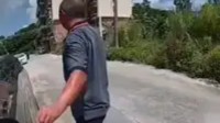 大爷划路边理想汽车后潇洒离开：哨兵模式记录全过程