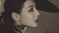 迪丽热巴红毯造型引热议 网友称：“女王级别”