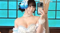 日本写真女星东云海晒生日美照 短裙俏皮可爱
