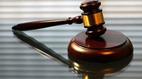 男子侵占92万公司货款买泡泡玛特等 一审获刑两年