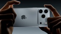 iPhone 17量产 富士康求职者排队百米：3个月赚2万