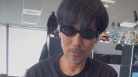 他太懂了！小岛秀夫身着玛玛演员痛衫开箱周边