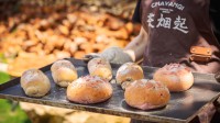 振兴乡村经济 90后小伙回乡卖面包最高月入20万