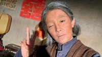 杨幂晒绣绣老年妆再告别 《生万物》目前豆瓣7.5分
