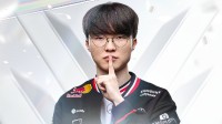 实至名归！五冠王Faker荣获十年来最佳PC电竞选手奖