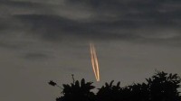 网友称武汉天空疑有巨大流星坠落 专家:不像陨石