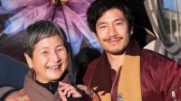 郑佩佩去世一年后 小儿子网上发众筹求助36万救妻！