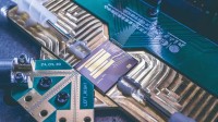中国科学家打造指甲盖大芯片:实现6G全频段通信突破