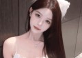 女生苦练化妆1年的结果 半夜穿最帅衣服出门的动态图
