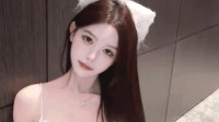 女生苦练化妆1年的结果 半夜穿最帅衣服出门的动态图